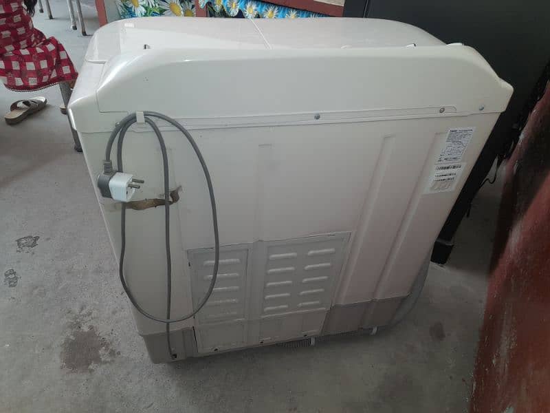 Haier semi auto Washing Machines & Dryers 1076539107