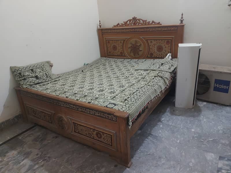 Used furniture for sale Beds 1078534214