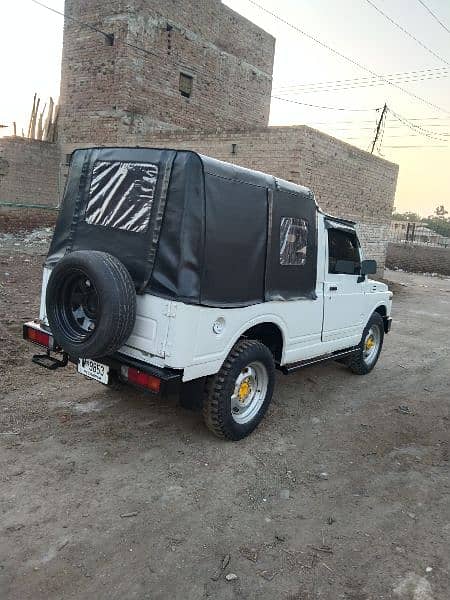 Suzuki Jeep - Cars - 1078949209