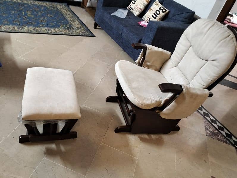 Original Graco Wooden Rocking Chair for nursing mothers Chairs