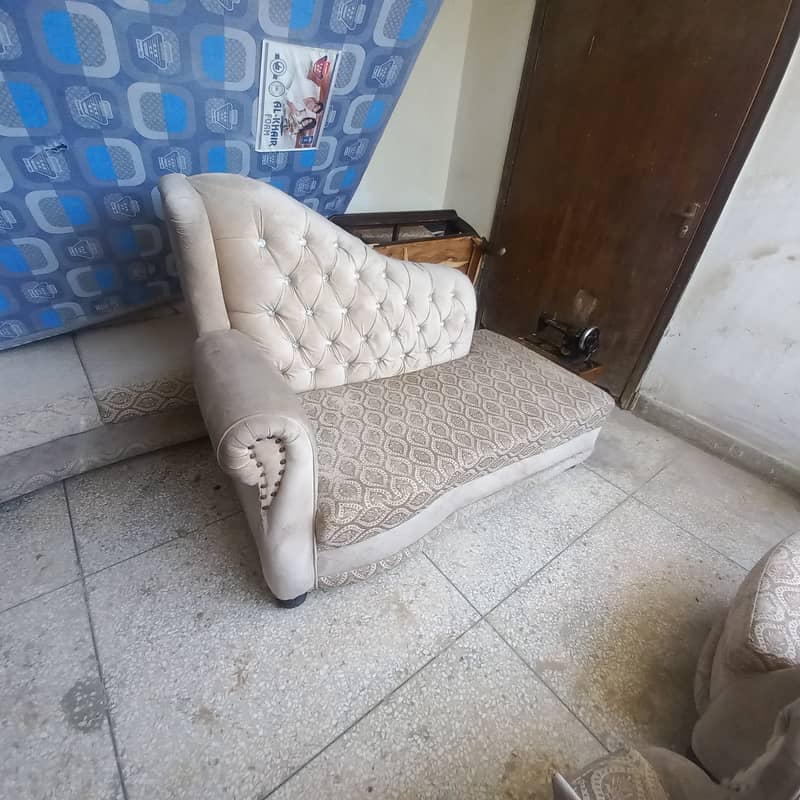 slightly used 7 seater sofa set for sale (5 seat sofa + 2 seat dewan