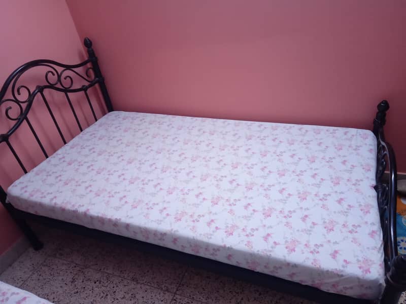 Iron bed single Beds 1094470213