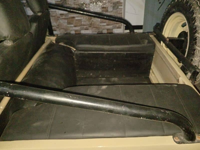 Suzuki LJ 80 jeep for sale Molding Machines 1094535255