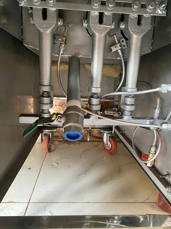 restaurant equipment friyer and hotplate Other Vehicles 1094664374