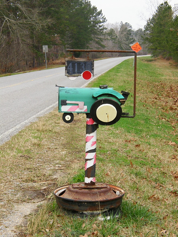 Tractor Mailbox