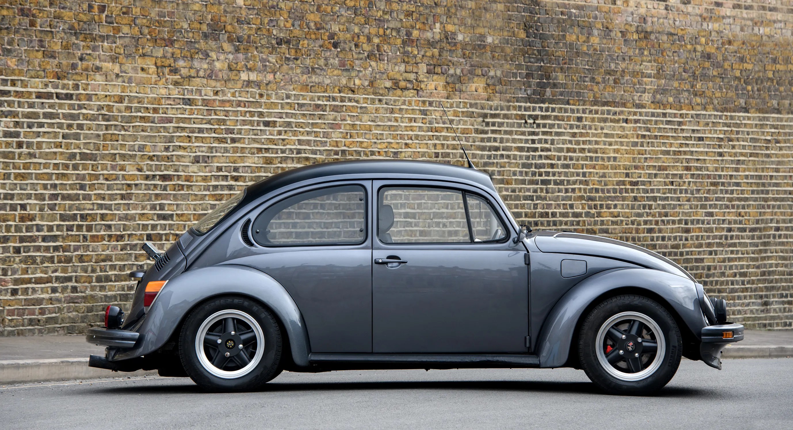 The 1971 Volkswagen Beetle Is For Show And For Road OPUMO Magazine