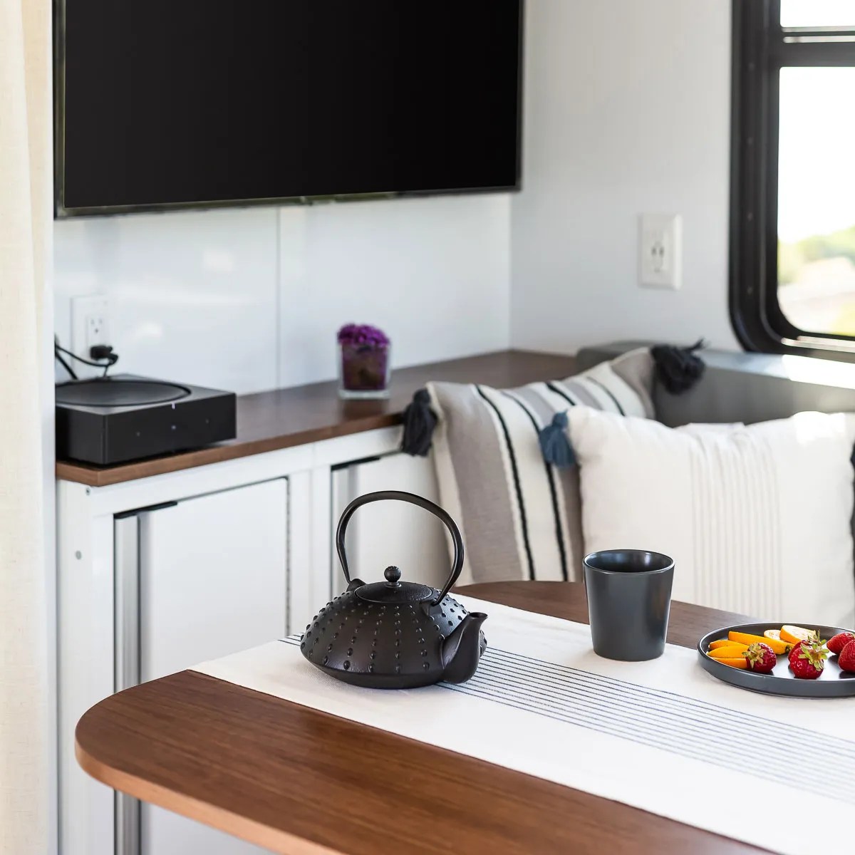 Offgrid in world’s best travel trailer HD30 by Living Vehicle OPUMO Magazine