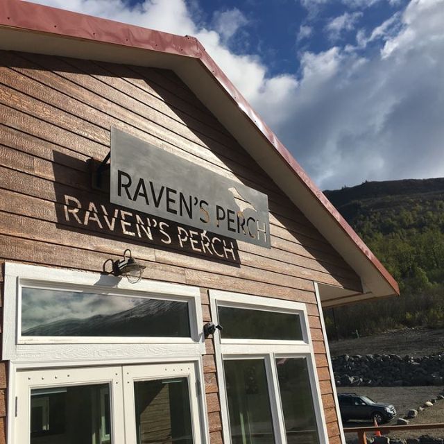 Restaurante Raven's Perch Restaurant at Knik River Lodge Palmer, , AK