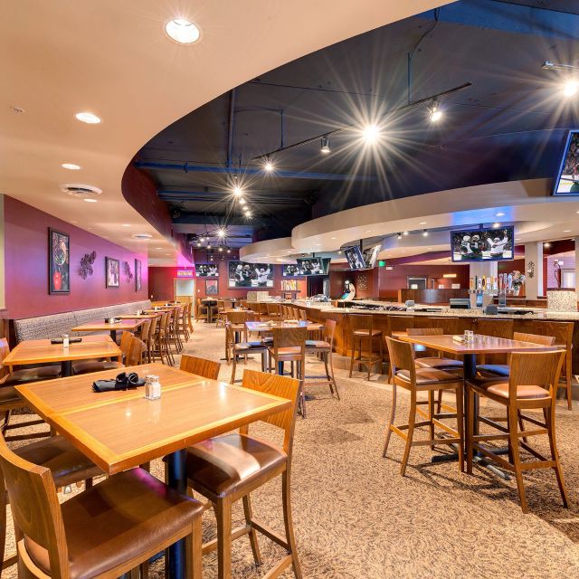 Robert's Craft Kitchen & Bar Updated 2024, American Restaurant in