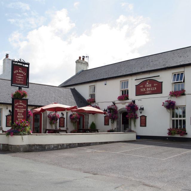 Restaurante The Six Bells Inn Penmark, Vale of OpenTable