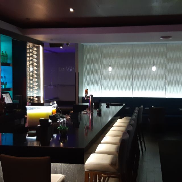 Cineplex Cinemas Oakville & VIP Restaurant Oakville, ON