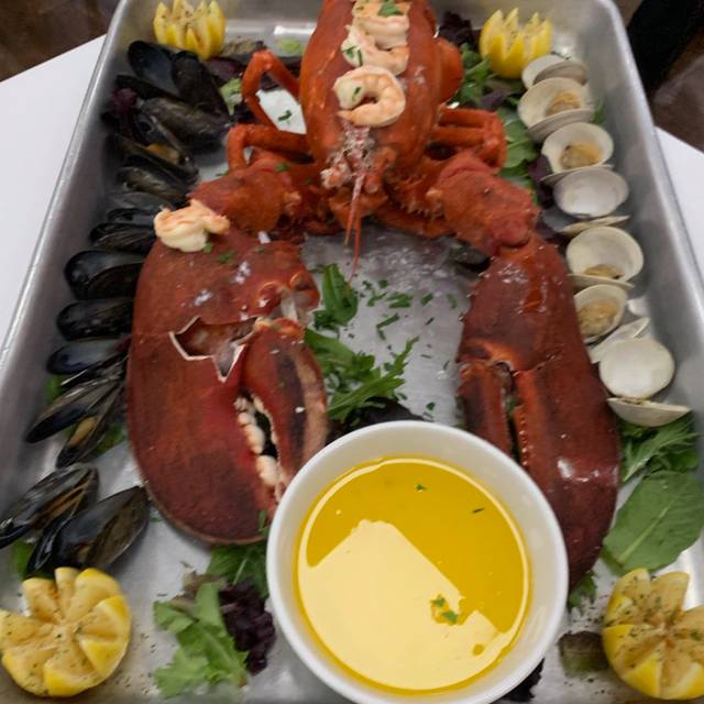 joe's lobster house si Amalia Hahn