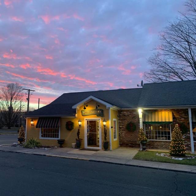 Vespucci’s Updated 2024, Italian Restaurant in Cheshire, CT