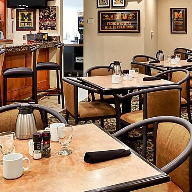 Restaurant Mallett's Creek Bar & Grill Ann Arbor Ann Arbor, , MI