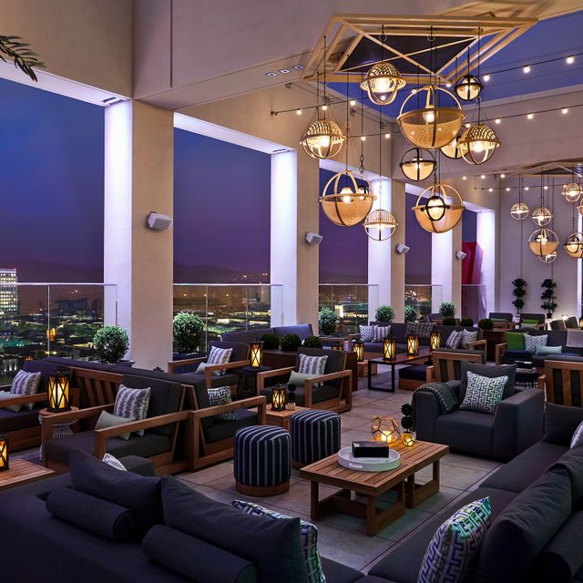Hive and Honey Rooftop Bar Updated 2024, American Restaurant in