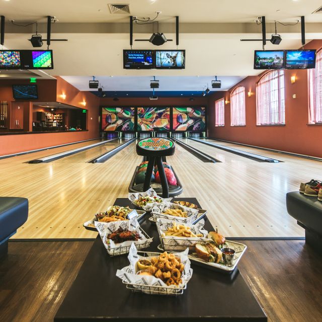 Crush Bowling Alley Updated 2024, American Restaurant in Napa, CA