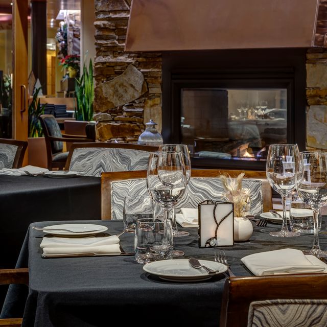 Cinnamon Bear Grille Hilton Whistler Resort and Spa Restaurant