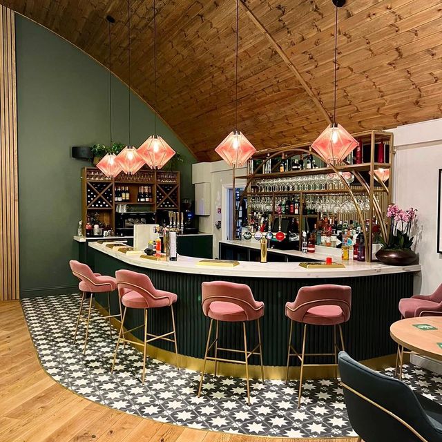 The View, Westbury Updated 2024, Contemporary British Restaurant in