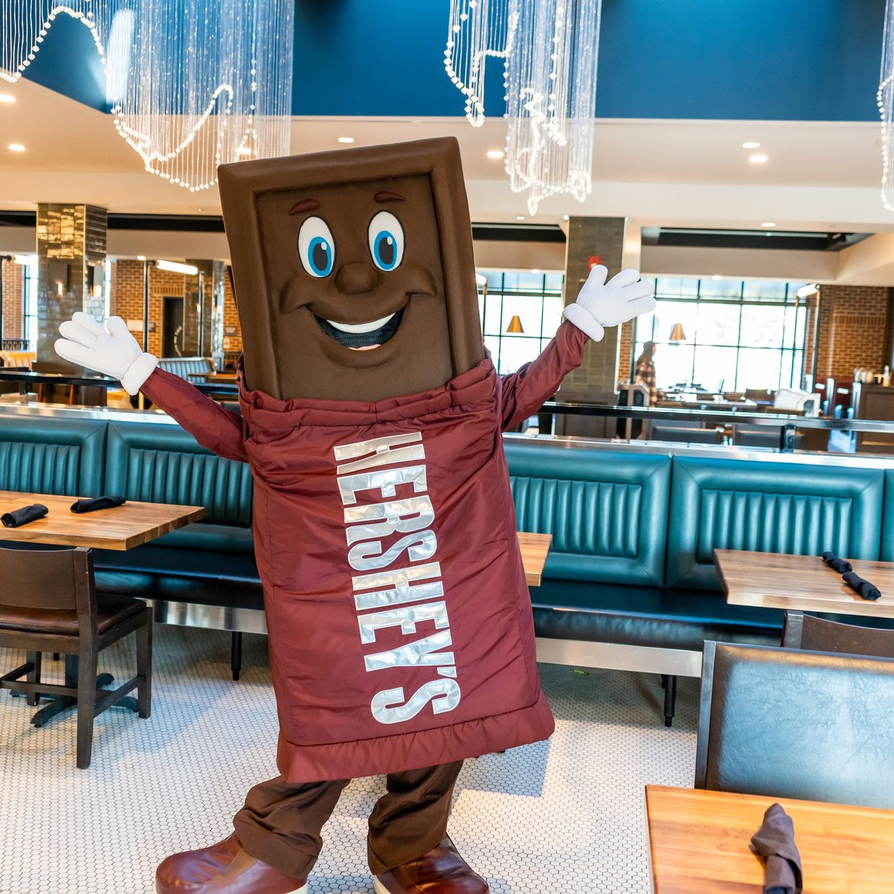 12+ Red Leaf Home Midnight Citrus PresleyRishiga