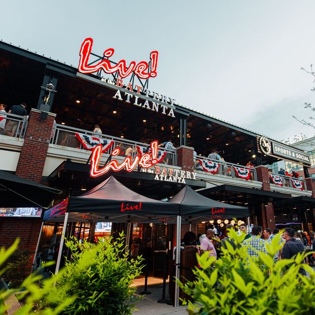 Sports & Social Live! at the Battery Atlanta Restaurant Atlanta, GA