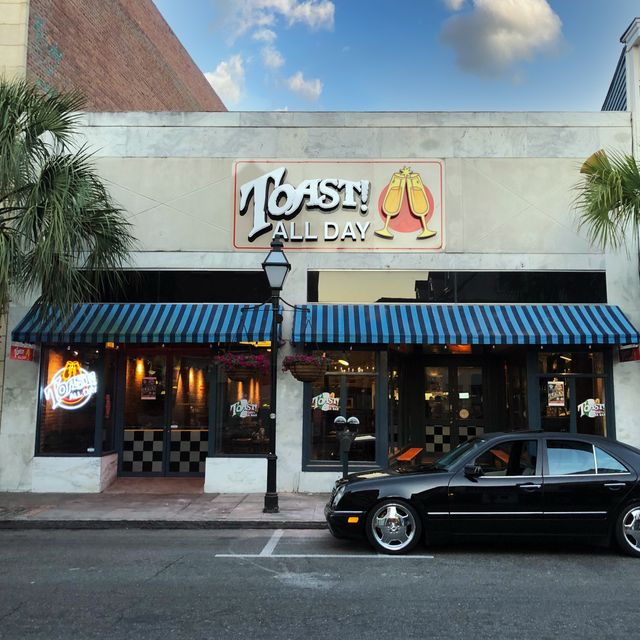 Toast! All Day on King Mis à jour en 2024, Restaurant Américain à