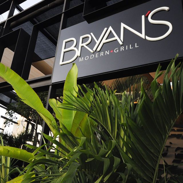 Restaurante Bryan's Modern Grill Actualizado en 2023 Reserva tu