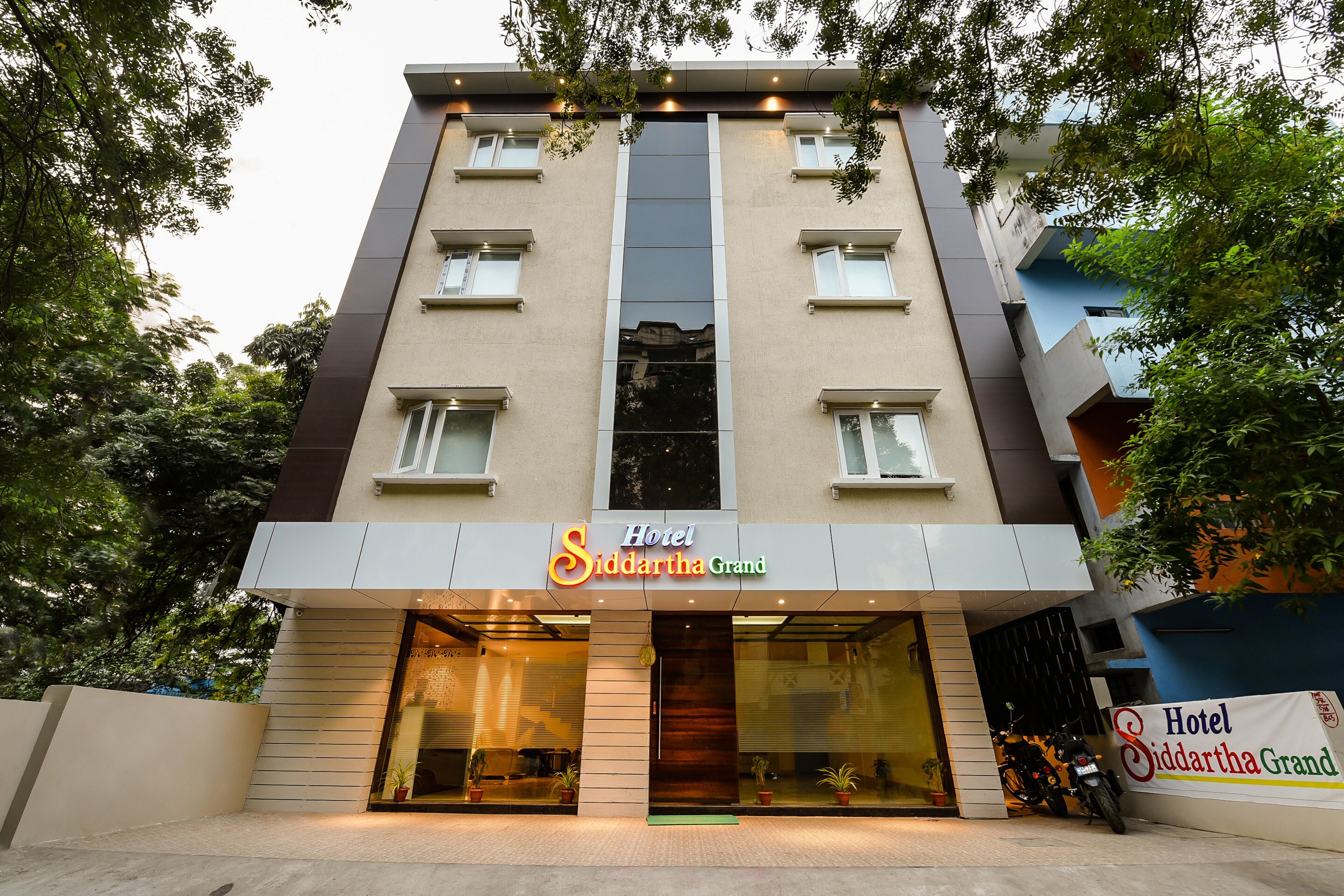 Capital O Hotels in Gandhi Nagar, Vijayawada Starting ₹613 Upto 57