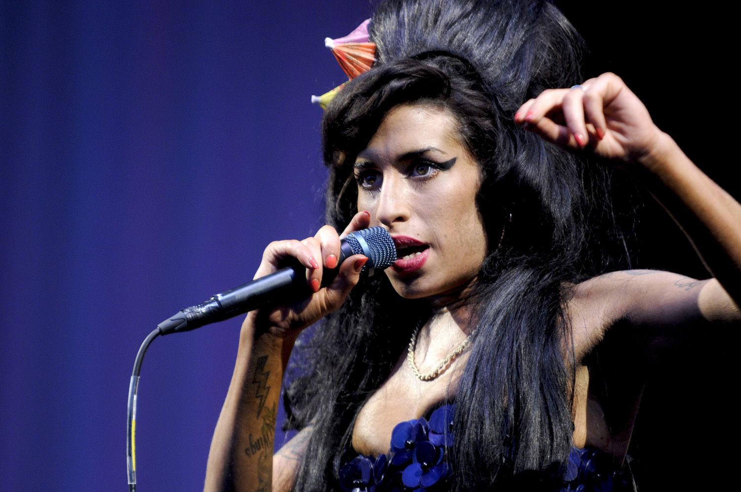 Amy Winehouse Autopsy Inconclusive News BET(03)