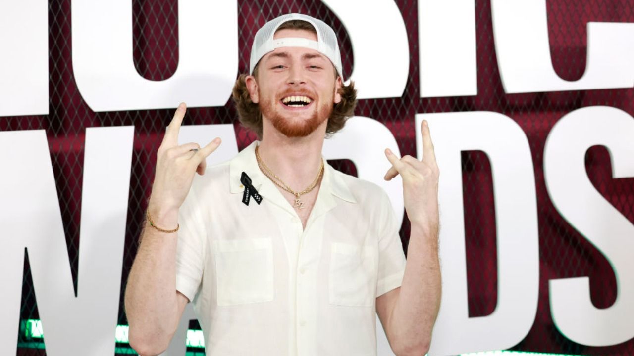 Bailey Zimmerman Talks New Album "Religiously," Why He Cried Every Day and His Basic Trouble