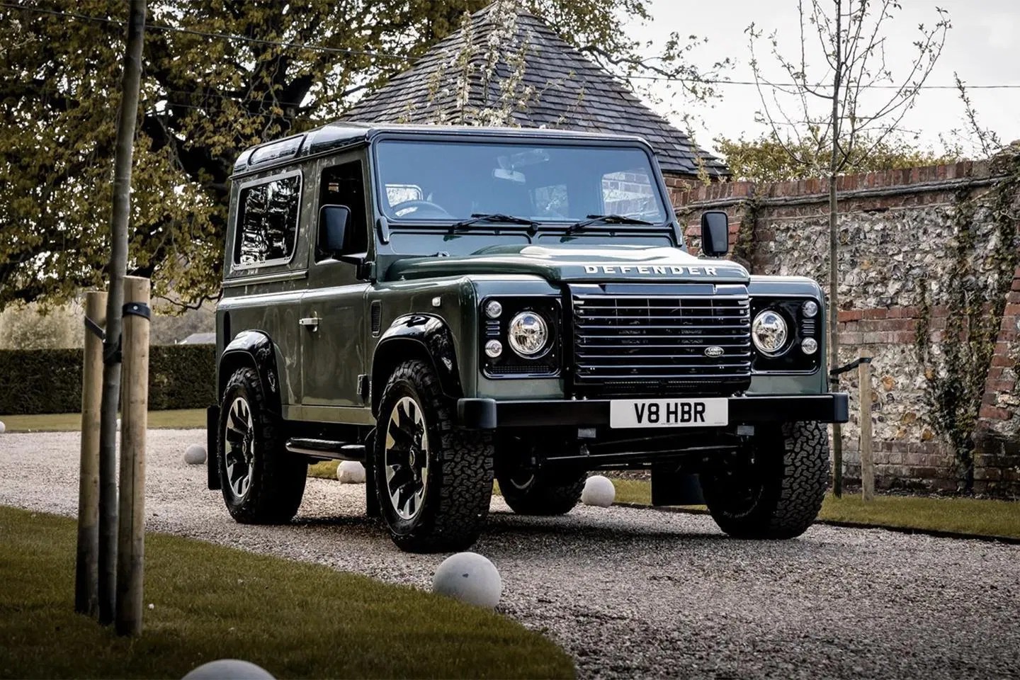 'Neverdriven' Defender Works V8 for sale PistonHeads UK
