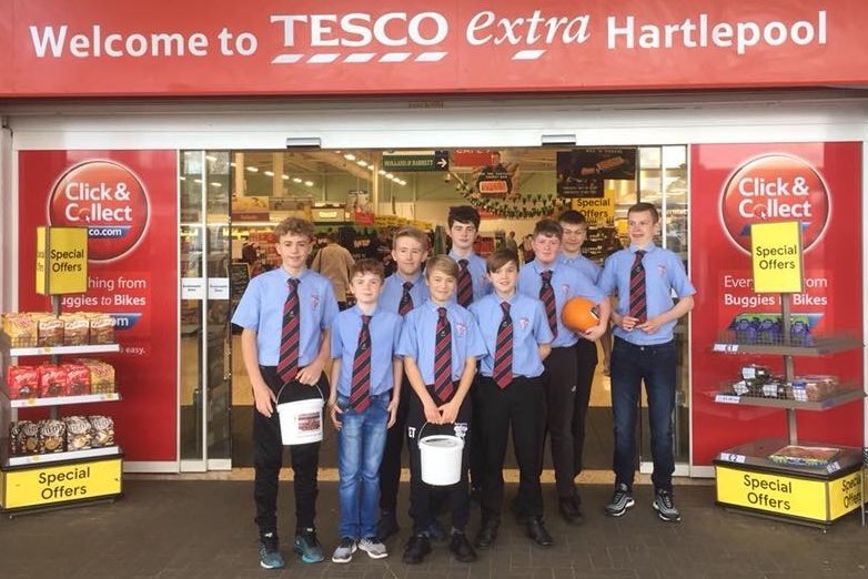 Under 14 squad hold successful Tesco bag pack News HARTLEPOOL RUGBY