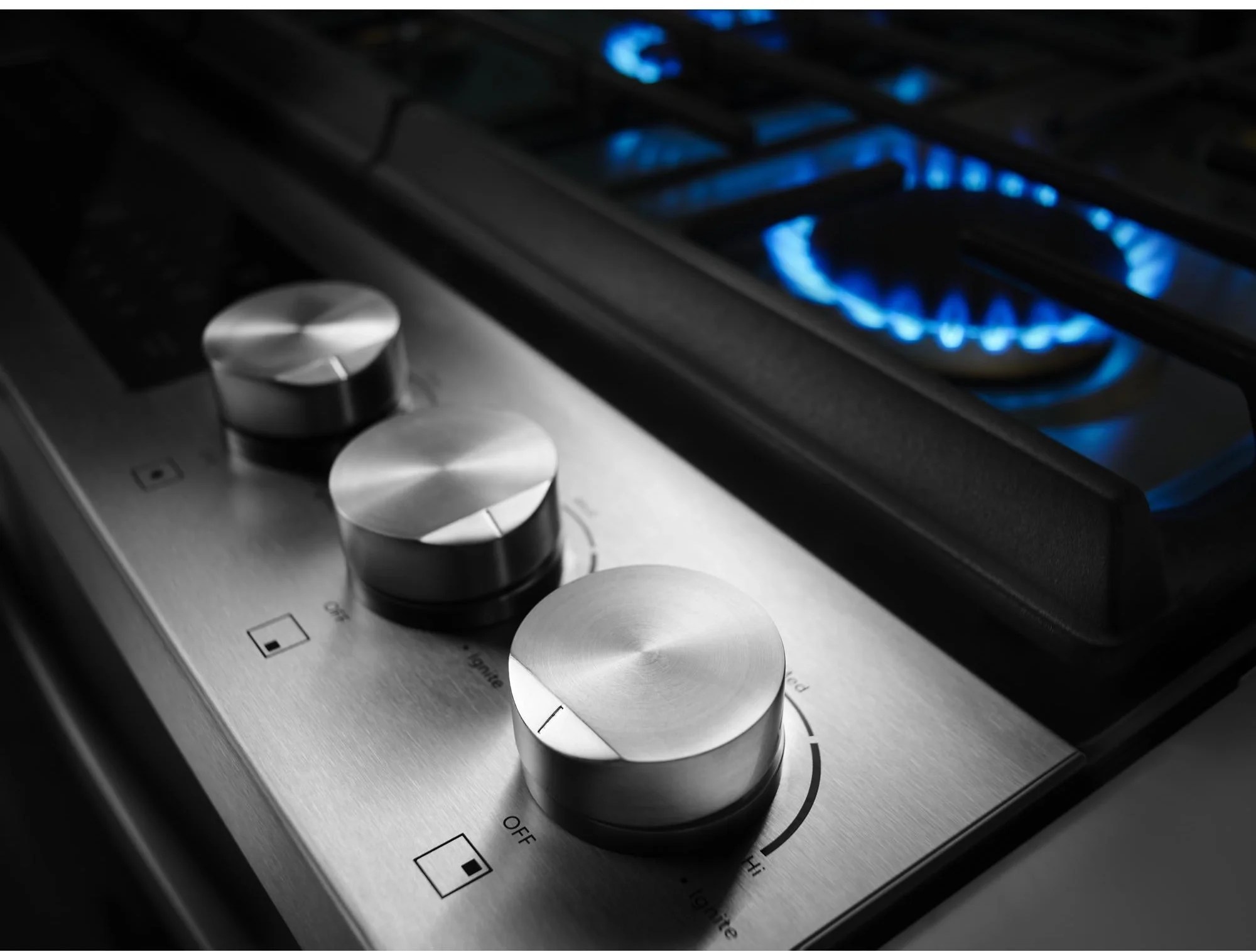 Jenn Air JGS1450FS 30 Inch SlideIn Gas Range with 5 Sealed Burners