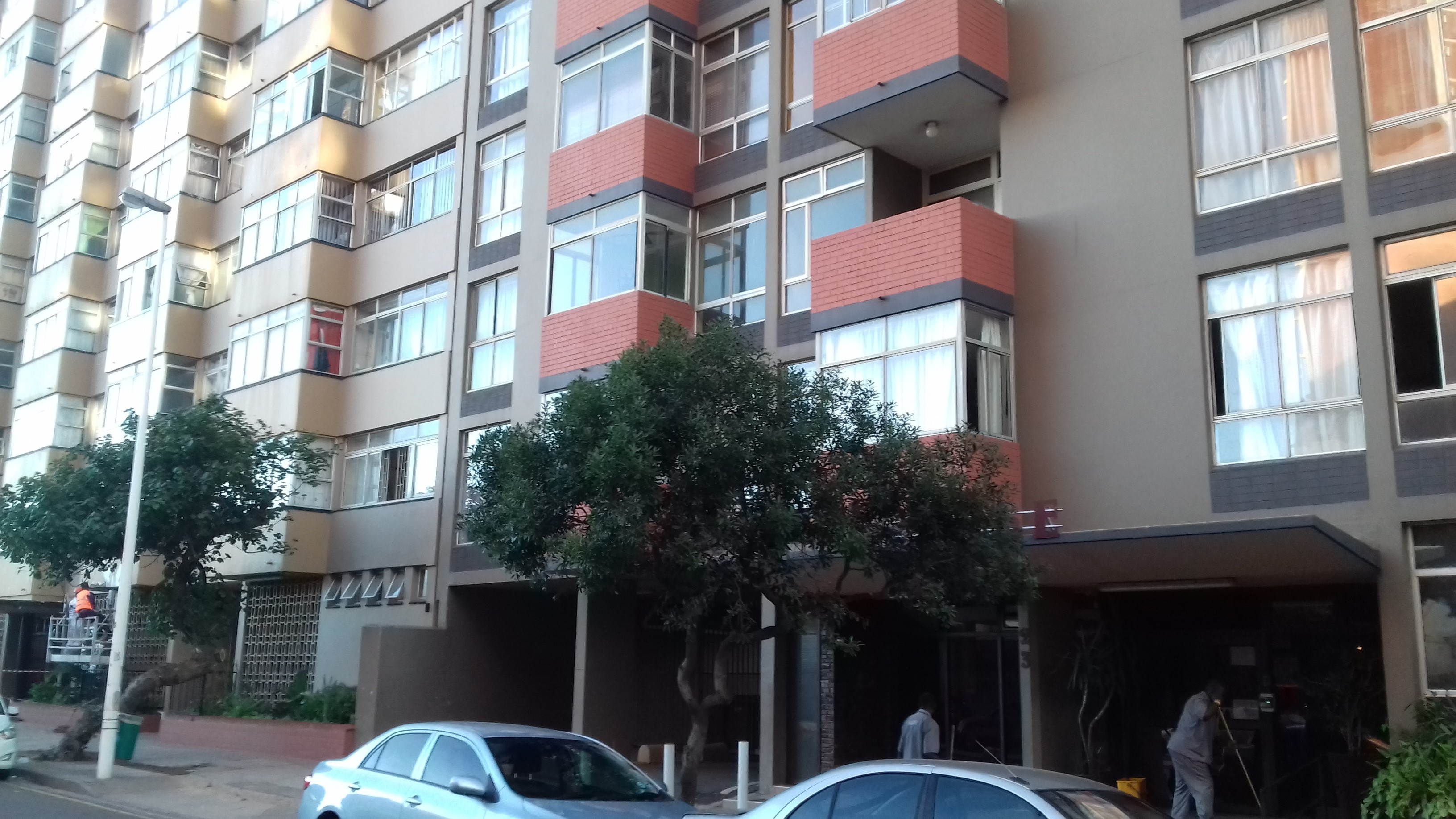 Spacious 2 bed 1 bath for Sale in South Beach Point, Durban