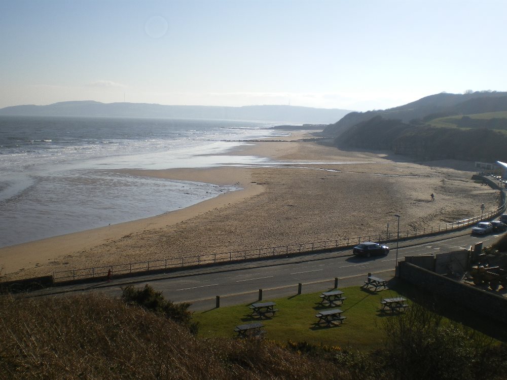 located 100m away from the Blue flag beach at Benllech, Anglesey