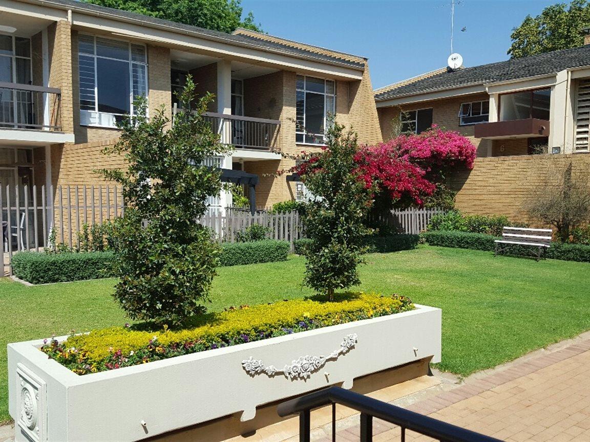 3 Bedroom Apartment / flat for sale in Illovo Hollybank, 17/13 Rudd