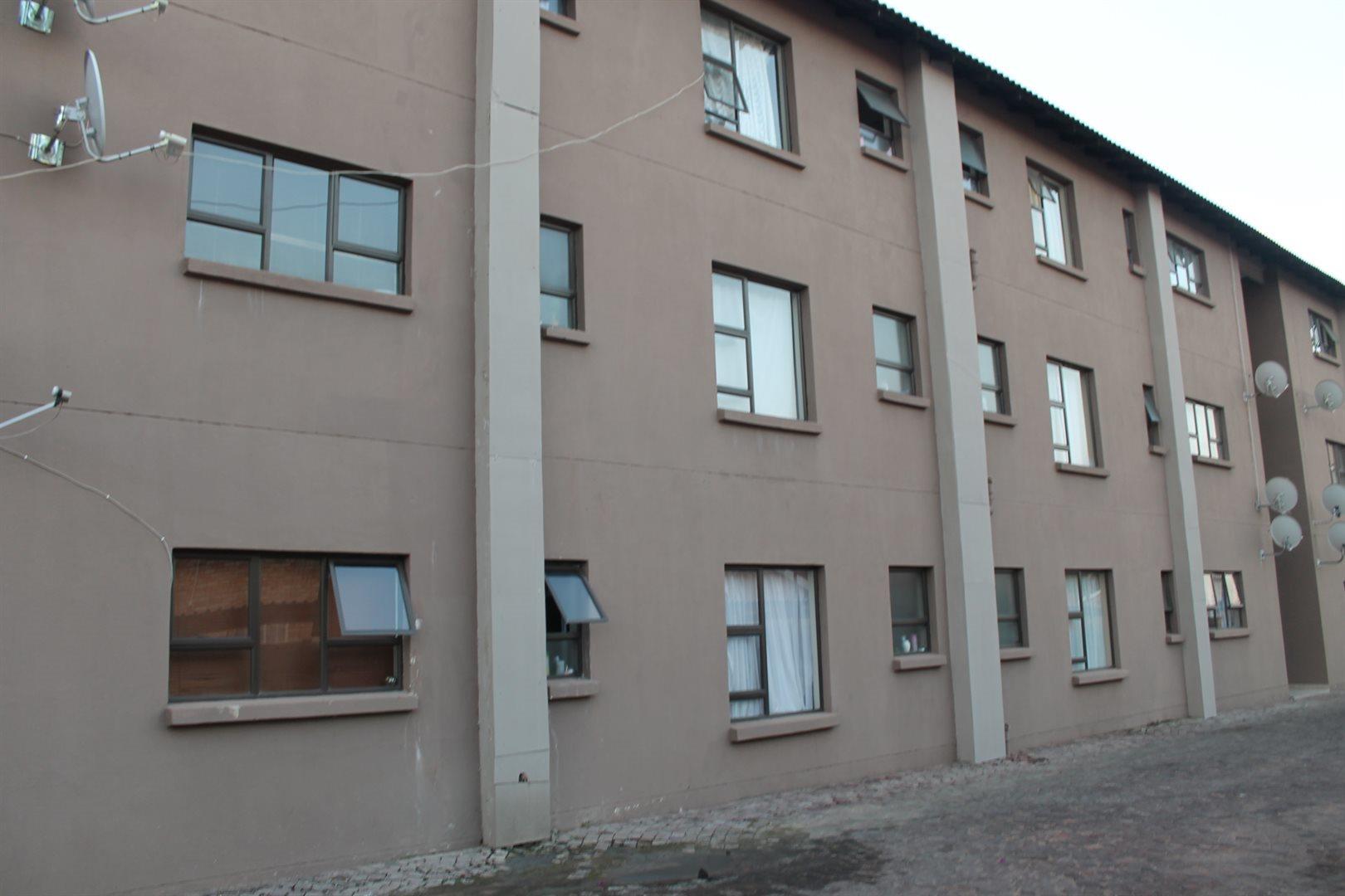 3 Bedroom Apartment / flat for sale in Rustenburg Central P24113464106