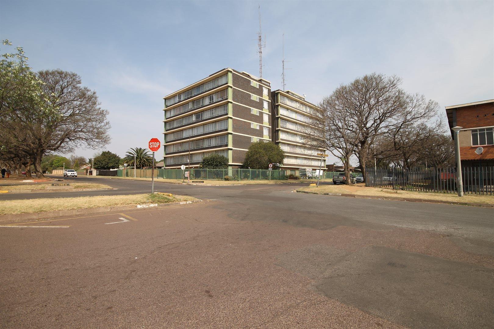 2 Bedroom Apartment / flat for sale in Witbank Central P24105590472