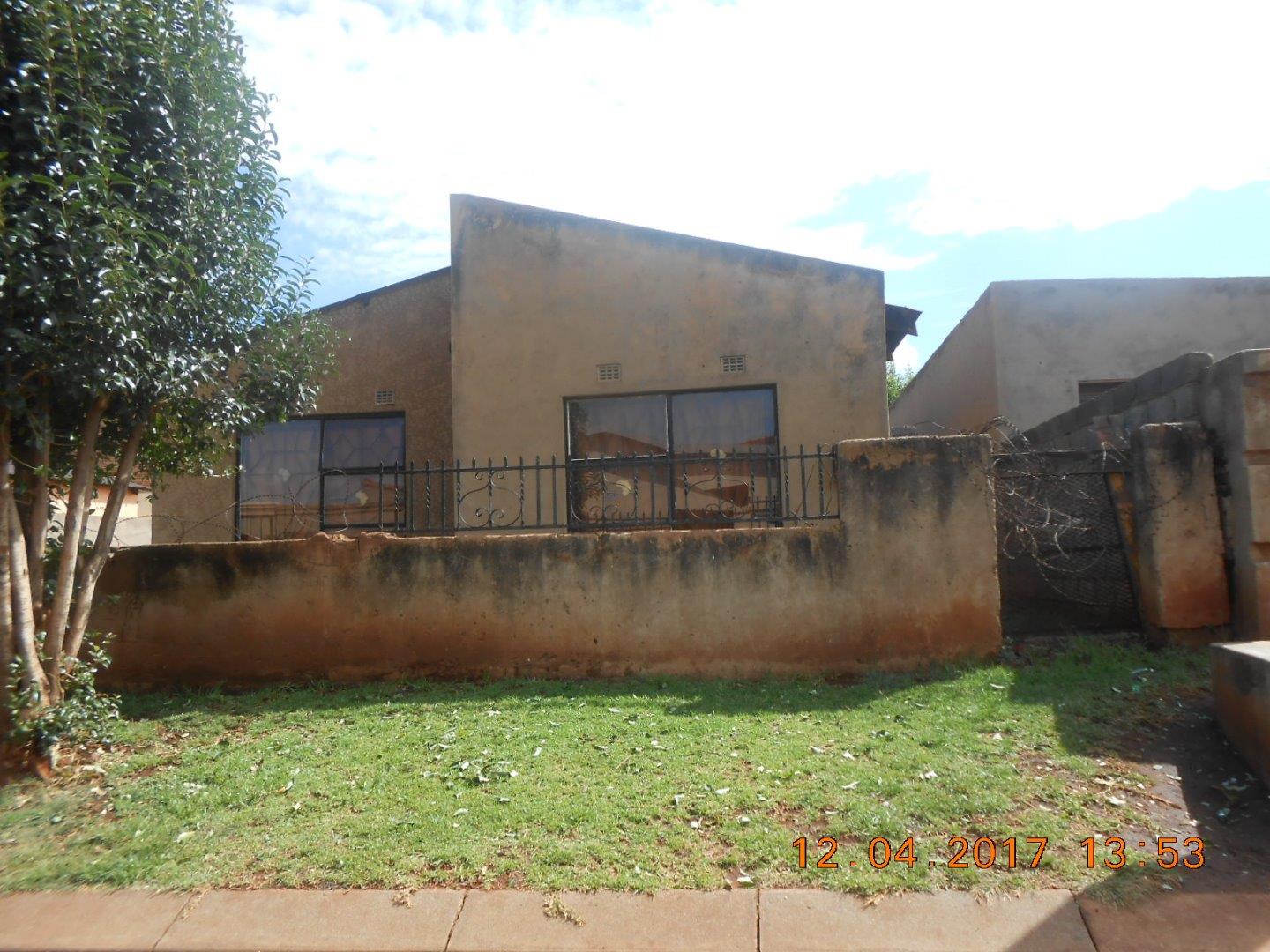 2 Bedroom House for sale in Tokoza 59 Langa Street Tokoza Unit F