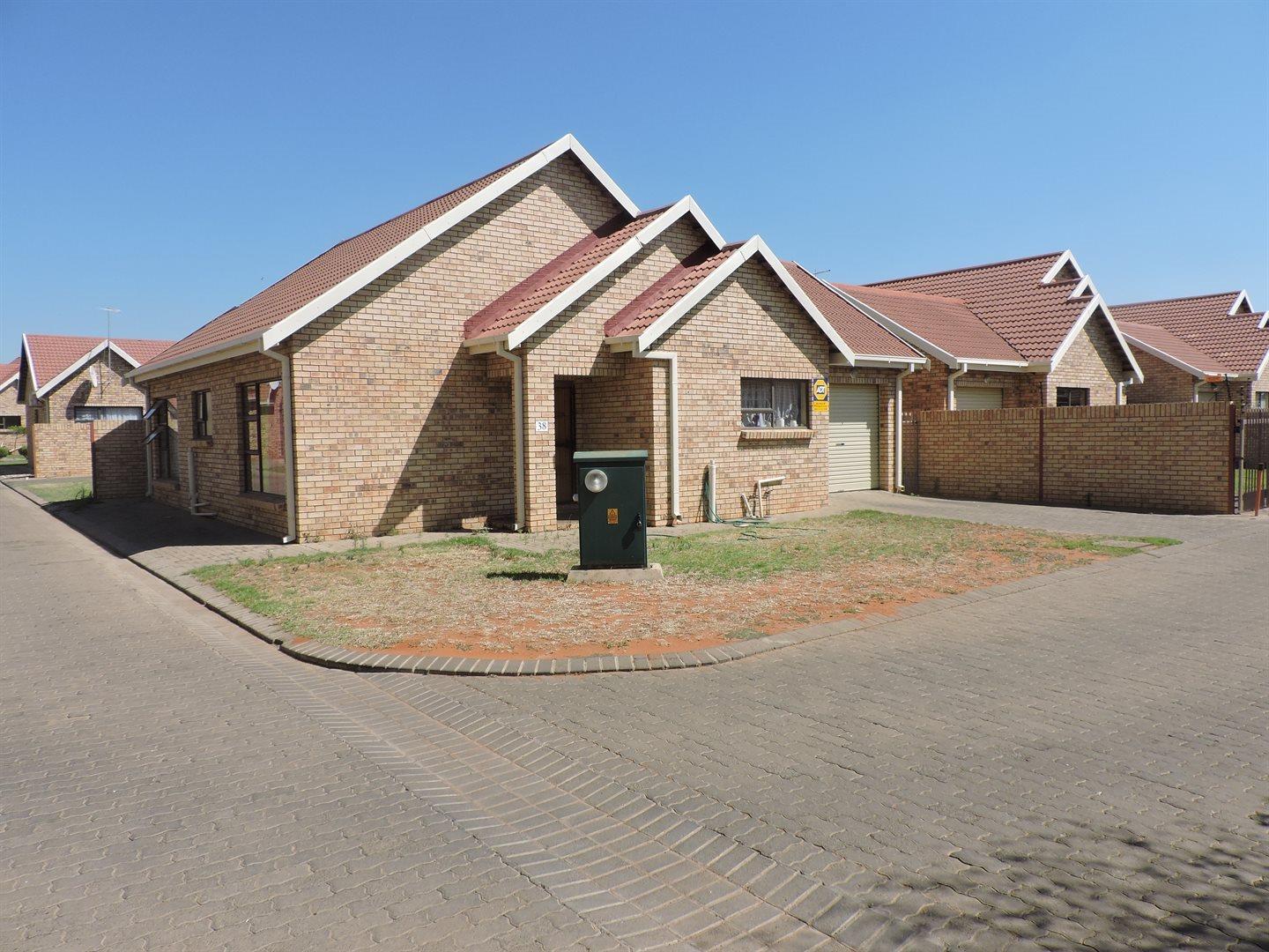 Monument Heights Property Property and houses to rent in Monument