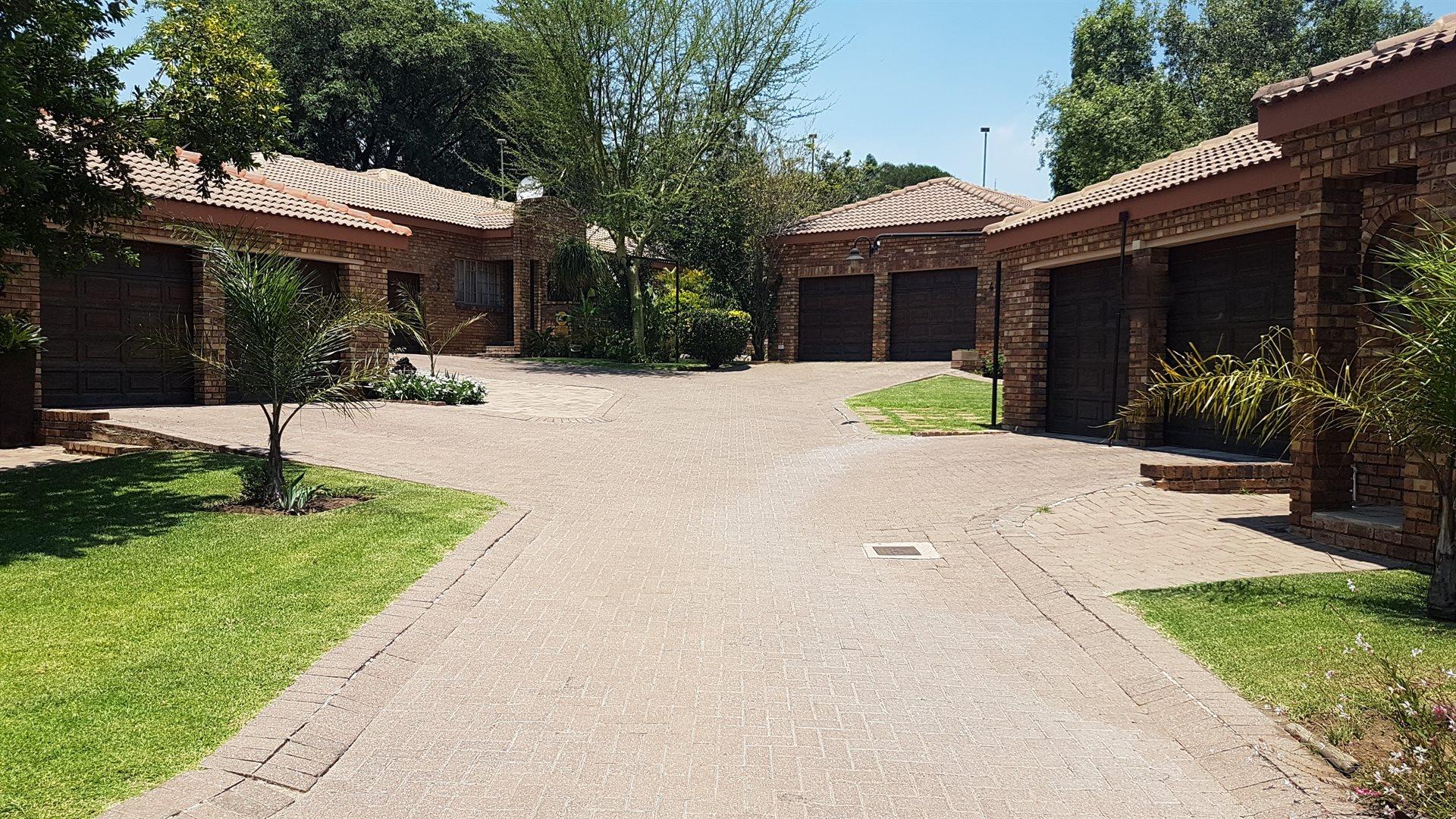 House for sale in Die Heuwel P24105943316