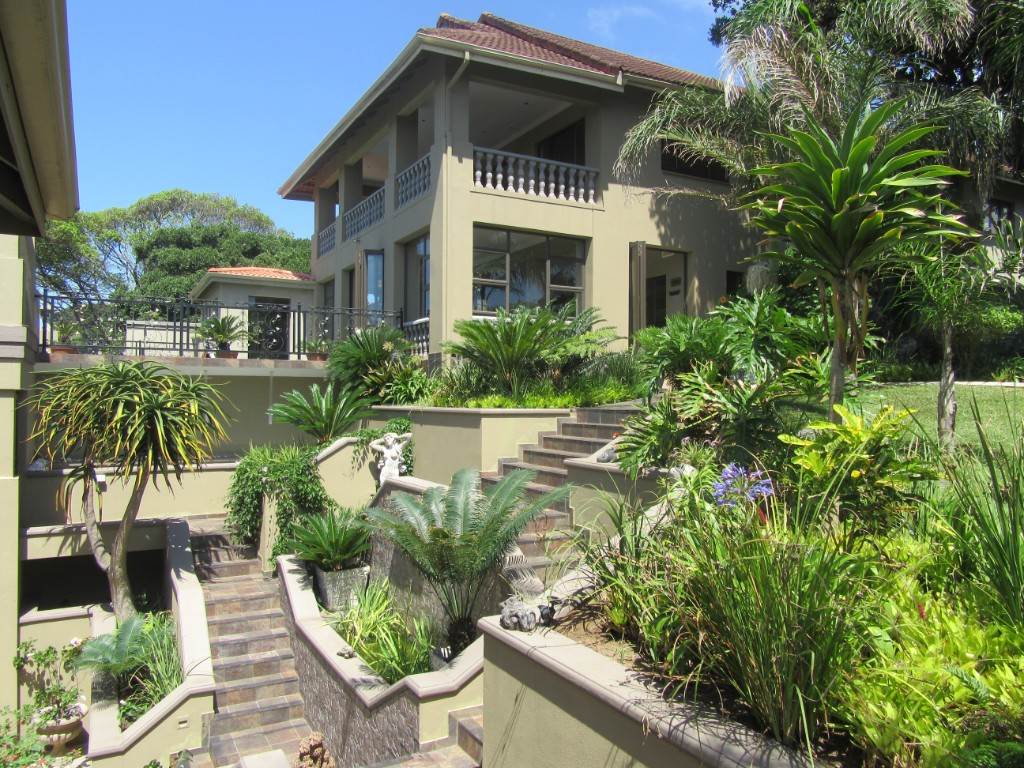 5 Bedroom House for sale in Umtentweni 3 Ambleside Road P24104818481