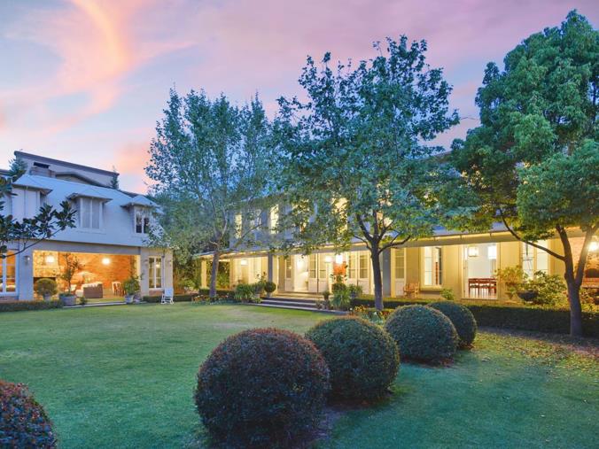 5 Bedroom House for sale in Sandhurst P24103125189