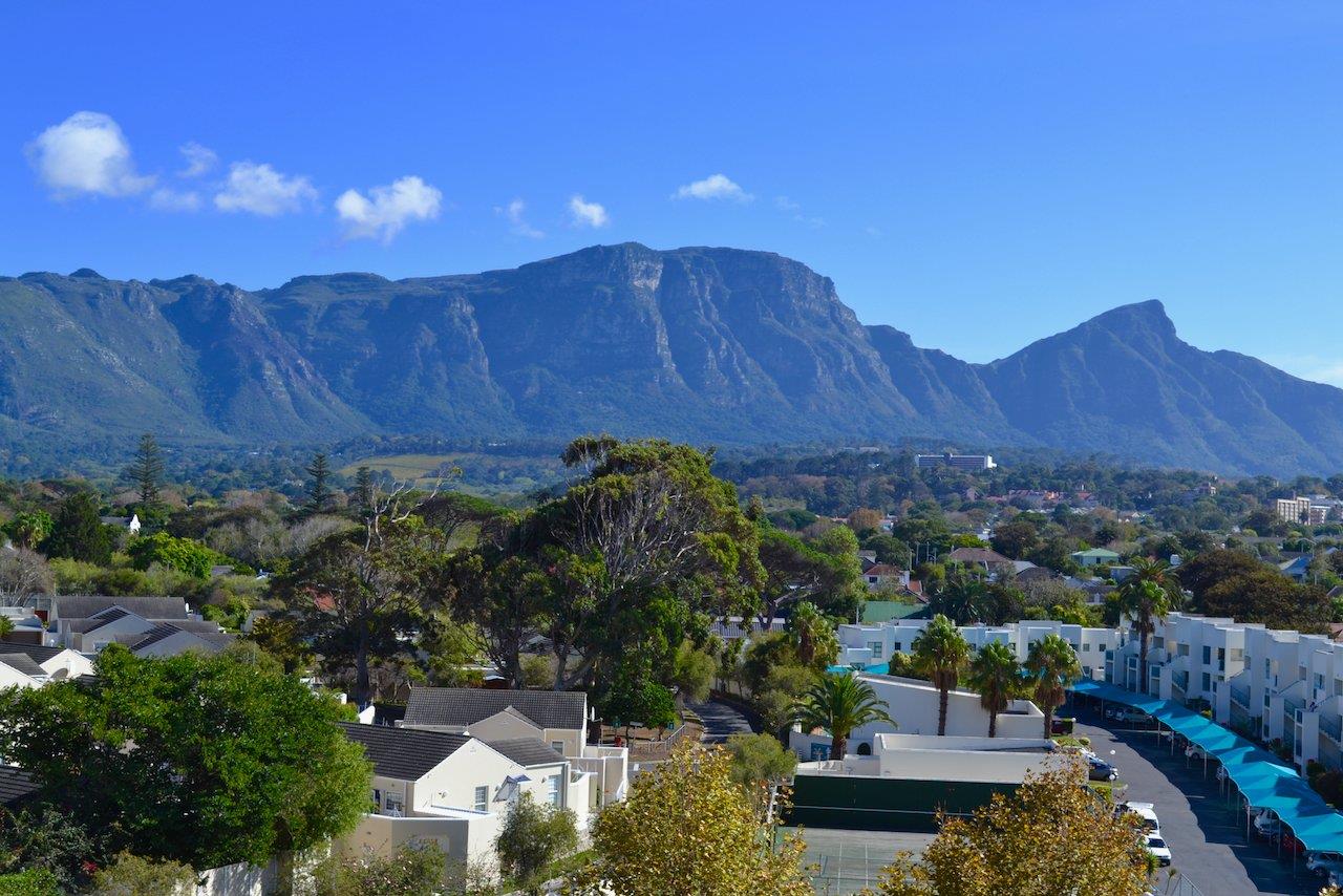 Constantia, Cape Town Property Apartments / flats to rent in