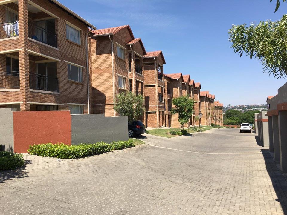 2 Bedroom Apartment / flat to rent in Northwold Oak Ridge Complex