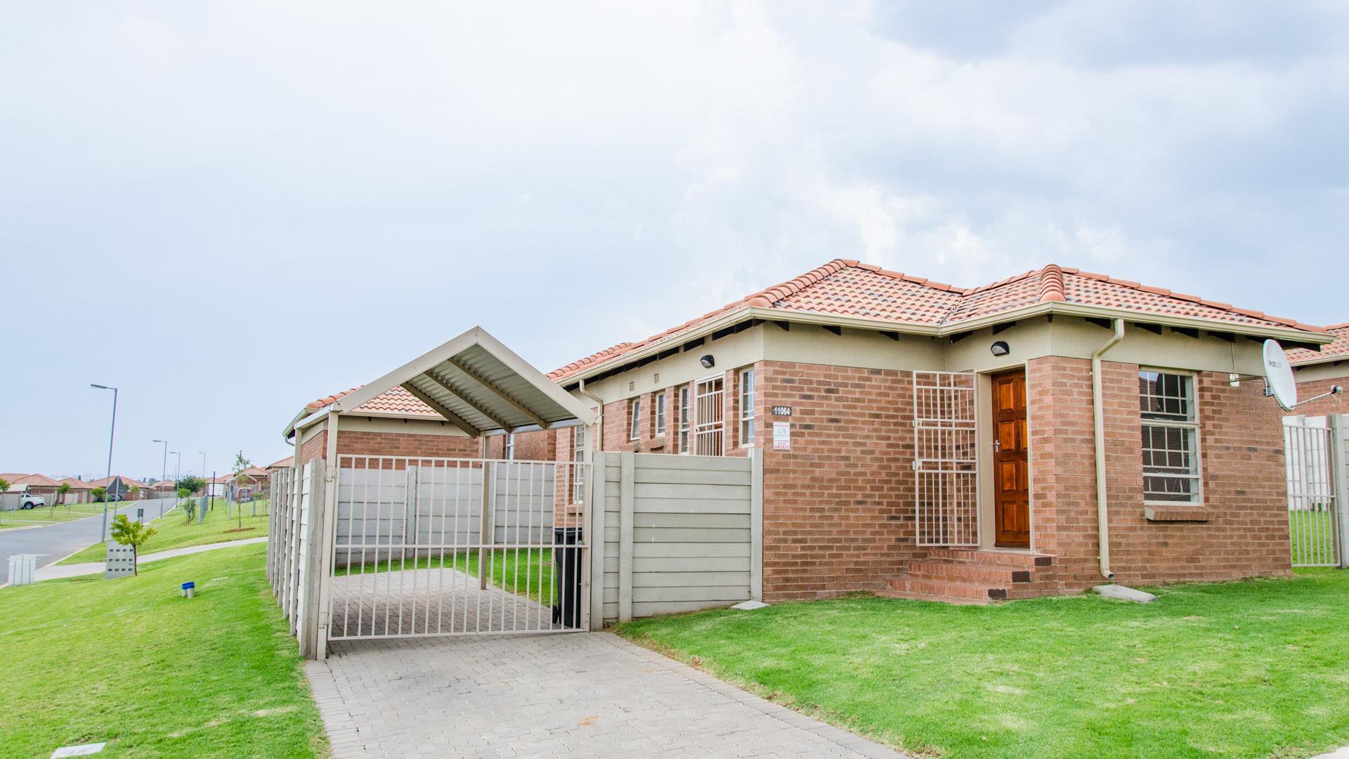 Thatch Hill Estate Property Property and houses to rent in Thatch Hill Estate