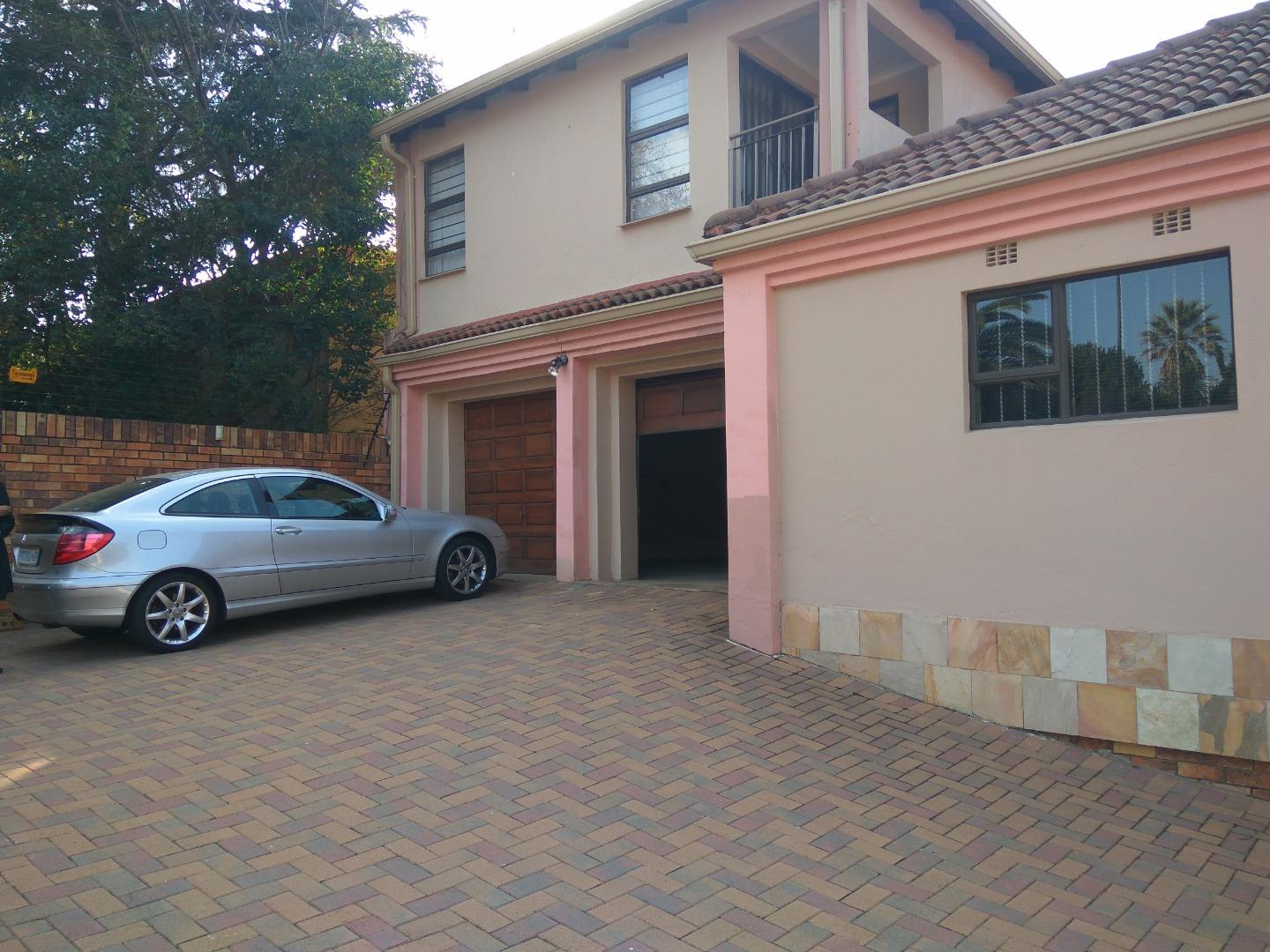 Greenside, Johannesburg Property Property and houses to rent in