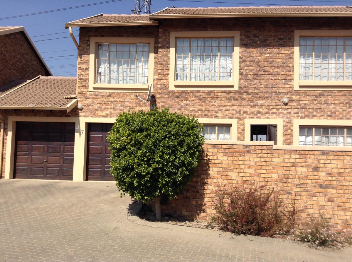 Townhouses for sale in Edenvale Edenvale Property