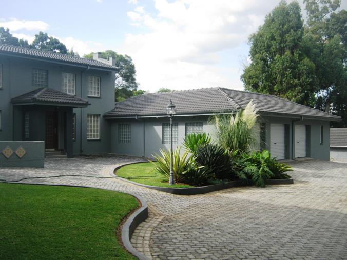 6 Bedroom House for Sale in Avondale