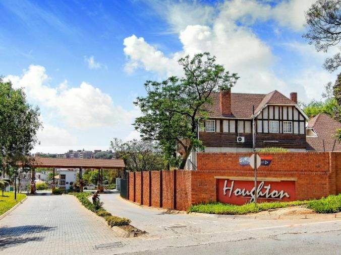 House to rent in Houghton Estate Houghton Village ,no 6 Boundary Rd