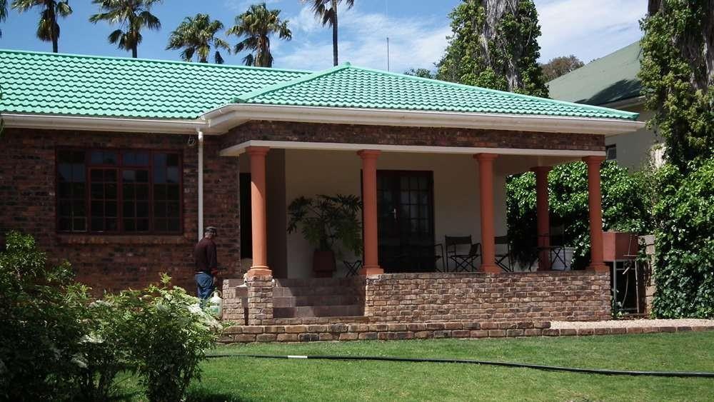 4 Bedroom House for sale in Uniondale P24114509211